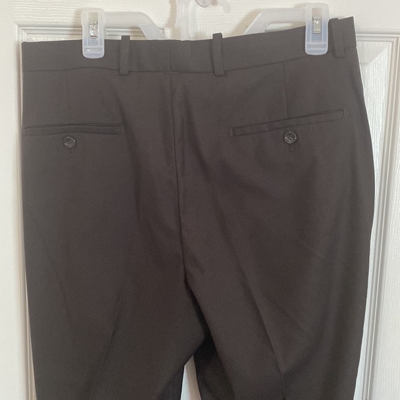 Caravelli Italy mens single breasted lined brown suit; size: 38R, 32W - Picture 11 of 13